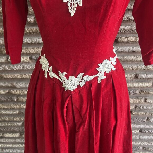 Vintage 60s Handmade Red Velvet Lace Accents Full Skirt Dress - Picture 6 of 8